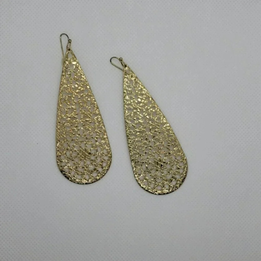 Fashion Gold diamond cut dangle earrings